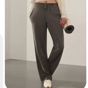 Athleta Seasoft Straight Pant